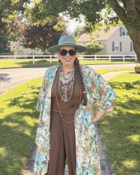 Adventures in Thrifting Part 28: Mint and Brown Floral Kimono & Spread the Kindness Link Up On the Edge #816