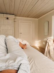 Vi jobbar på i trädgården