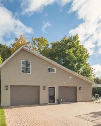 What Does a Garage Door Repair Quote Usually Include in The Woodlands, TX?