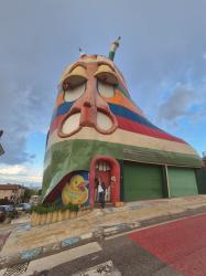 Awesome buildings/ Niesamowite budynki - Snail House/ Ślimaczy Domek