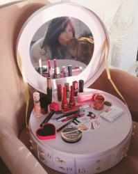 Mon calendrier de l’Avent et mon coffret de Noël Betty x Bourjois