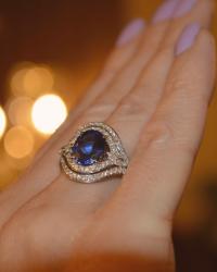 How to Style a Sapphire Ring for an Elegant Everyday Look
